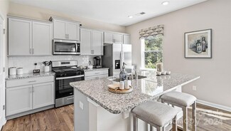 23 Ashelyn Park Dr, Fletcher, NC 28732