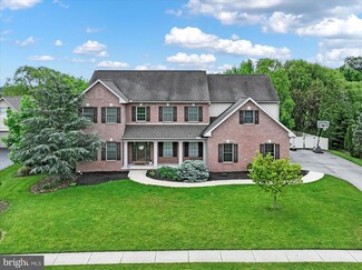 680 Foxtail Dr, York, PA 17404