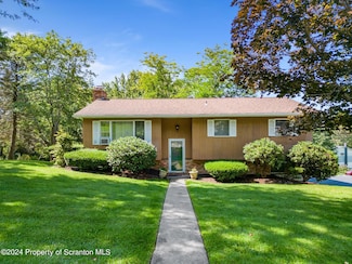 226 Sugar Maple Ln, South Abington Township, PA 18411