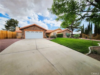 16213 Lake View Ln, Apple Valley, CA 92307