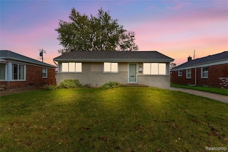 28222 Bohn St, Roseville, MI 48066