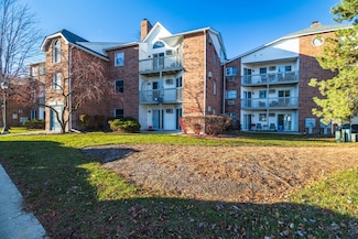 1345 Cunat Ct Unit 2D, Lake In the Hills, IL 60156