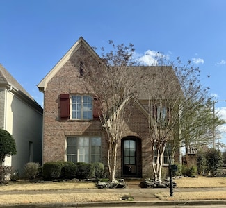1986 W Arden Oaks Dr, Germantown, TN 38139