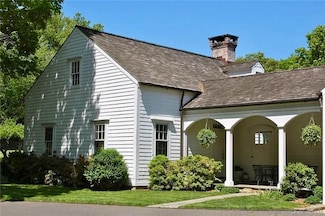 34 Division St, Easton, CT 06612
