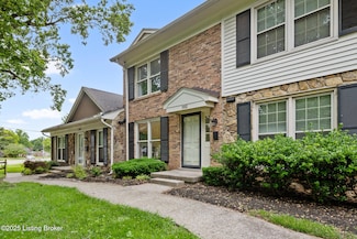 1932 Manor House Dr, Louisville, KY 40220