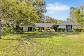 5561 Diamondhead Dr E, Diamondhead, MS 39525