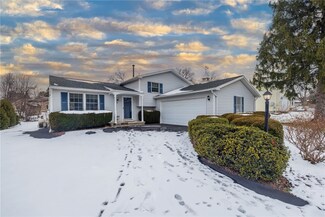 5 Penshire Cir, Penfield, NY 14526