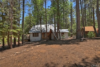813 Eureka Dr, Big Bear Lake, CA 92315