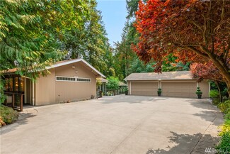 9415 SE 52nd St, Mercer Island, WA 98040