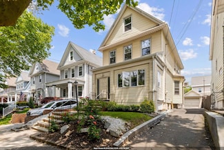 83 W 38th St, Bayonne, NJ 07002