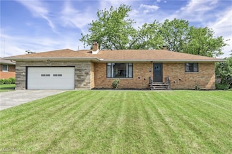 321 Justo Ln, Seven Hills, OH 44131