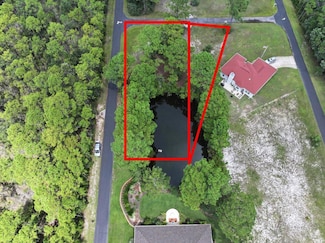 1796 W Smugglers Cove Dr, Gulf Breeze, FL 32563