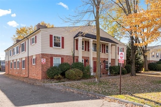 705 W Maple Rd Unit 32, Clawson, MI 48017