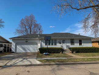 1706 Behlen St, Columbus, NE 68601