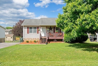 102 Sherwood Dr, Waynesboro, VA 22980