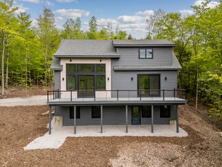 12 Vail Dr, Newry, ME 04261