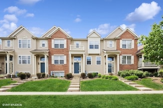 897 Clover Ln, Pingree Grove, IL 60140