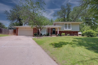 621 N Willow Dr, Derby, KS 67037