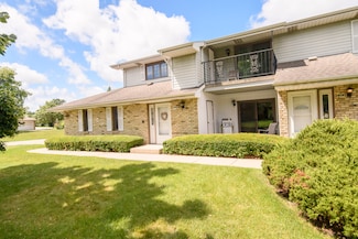 1433 Sun Valley Dr Unit 104, Racine, WI 53406