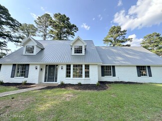 710 Woodhill Rd, Jackson, MS 39206