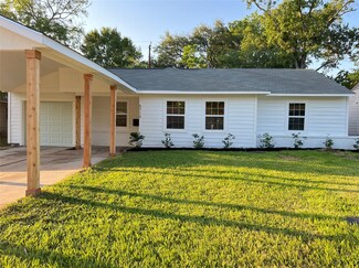 5719 Belcrest St, Houston, TX 77033
