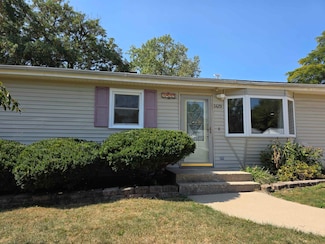 3429 Ed Vera Dr, Rockford, IL 61109