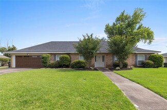 1221 N Bayouwood Dr, Lake Charles, LA 70605