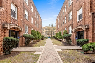 658 W Oakdale Ave Unit 3B, Chicago, IL 60657
