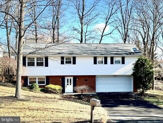 14805 Woods Edge Ct SW, Cumberland, MD 21502