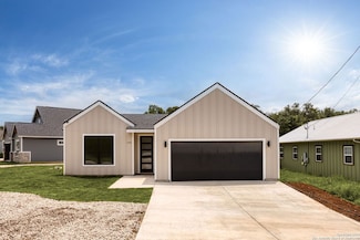 142 Granite Rd, Spring Branch, TX 78070