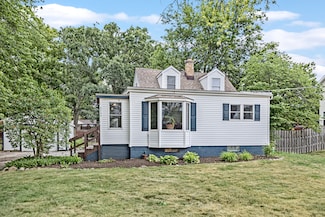 4244 Blackstone Ave, Gurnee, IL 60031