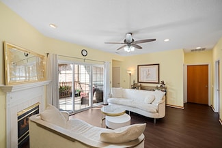 628 W Hillcrest Rd Unit B, Saukville, WI 53080