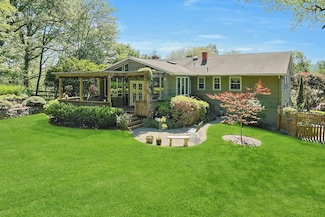 611 Gateway Ave, Valley Cottage, NY 10989