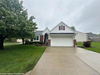638 Eastway Cir, Lapeer, MI 48446