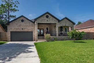 5343 Oak Cove Dr, Houston, TX 77091