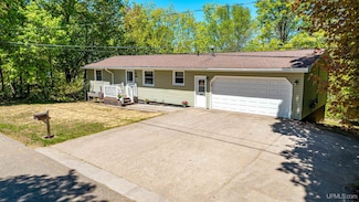 810 W Douglass Ave, Houghton, MI 49931