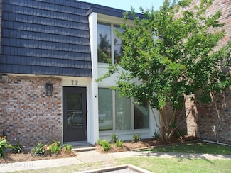 527 Front Beach Dr, Ocean Springs, MS 39564