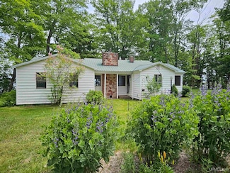 11293 Des Rochers Rd, Baraga, MI 49908