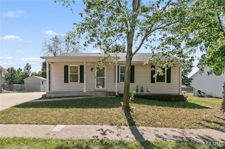 1330 Shallow Lake Dr, O Fallon, MO 63366