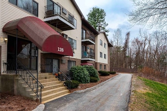 126 Mammoth Rd Unit 1, Hooksett, NH 03106