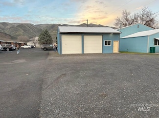 1364 Bridge St, Clarkston, WA 99403