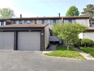 807 Red Fern Ct, East Amherst, NY 14051