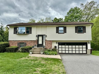 9 Walker Dr, Yorktown Heights, NY 10598