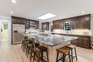 150 Red Oak Ln, Flower Mound, TX 75028