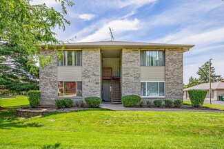 400 Westwood Ct Unit B, Crystal Lake, IL 60014