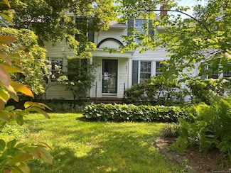 42 Homewood Ave, North Haven, CT 06473