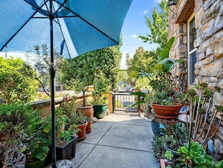 180 Healdsburg Ave Unit A, Cloverdale, CA 95425