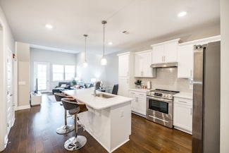 2000 Shadow Green Dr Unit 302, Franklin, TN 37064