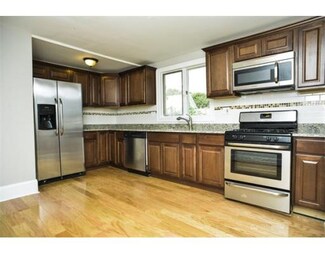 247 Norwell St, Dorchester Center, MA 02124