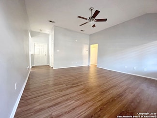1102 E Hancock St, Beeville, TX 78102